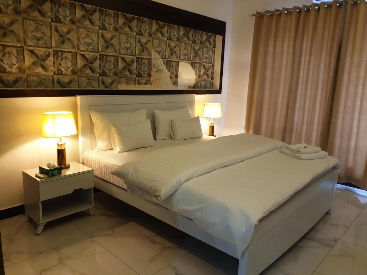 B&B Mumtaz City อิสลามาบัด ภายนอก รูปภาพ
