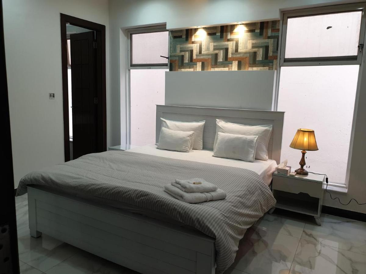 B&B Mumtaz City อิสลามาบัด ภายนอก รูปภาพ