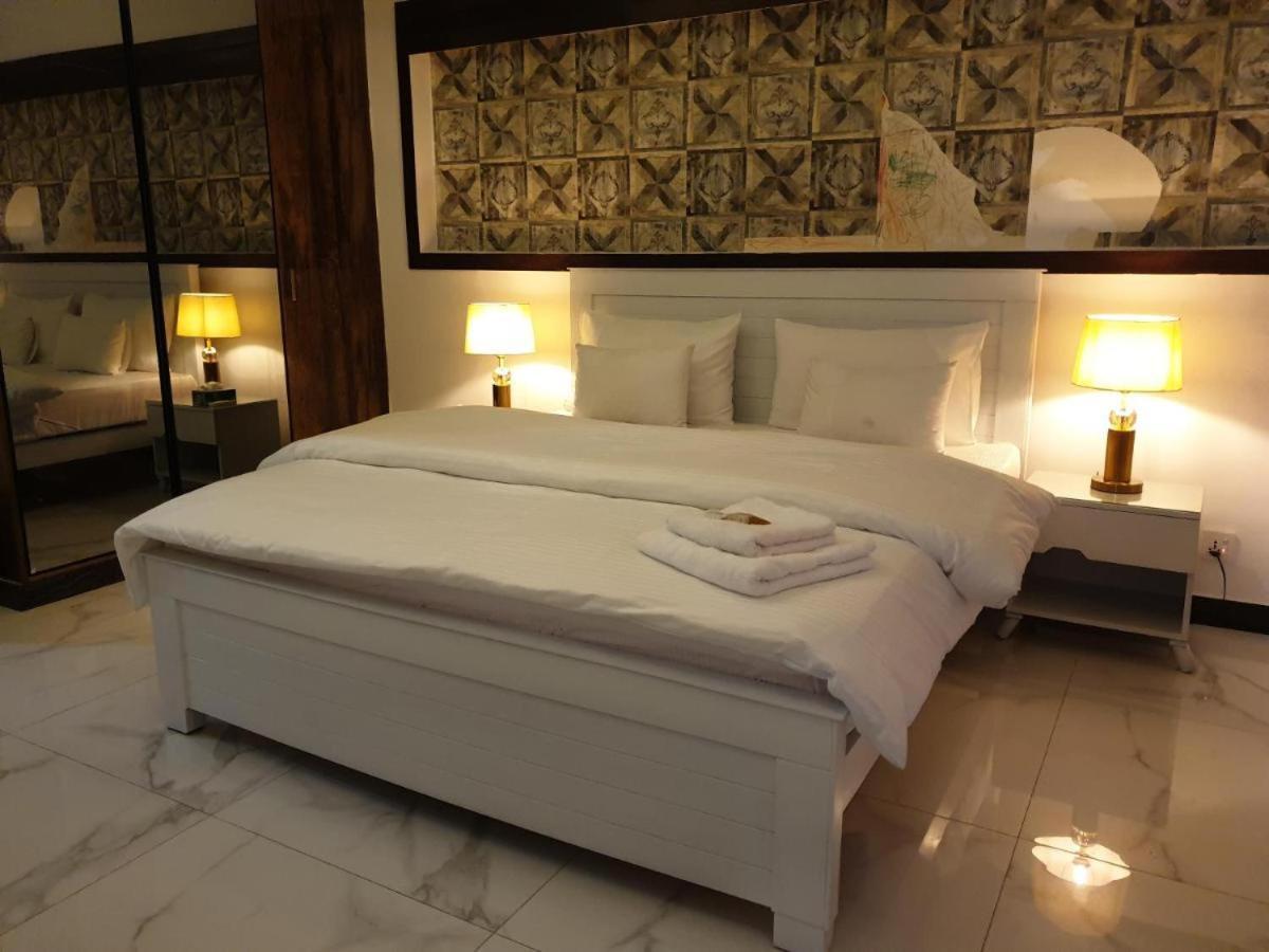 B&B Mumtaz City อิสลามาบัด ภายนอก รูปภาพ