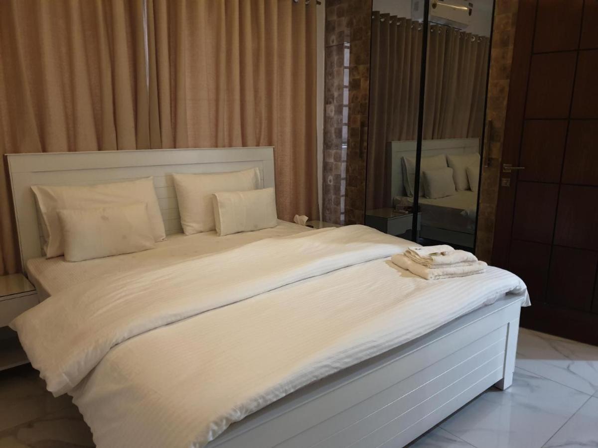B&B Mumtaz City อิสลามาบัด ภายนอก รูปภาพ